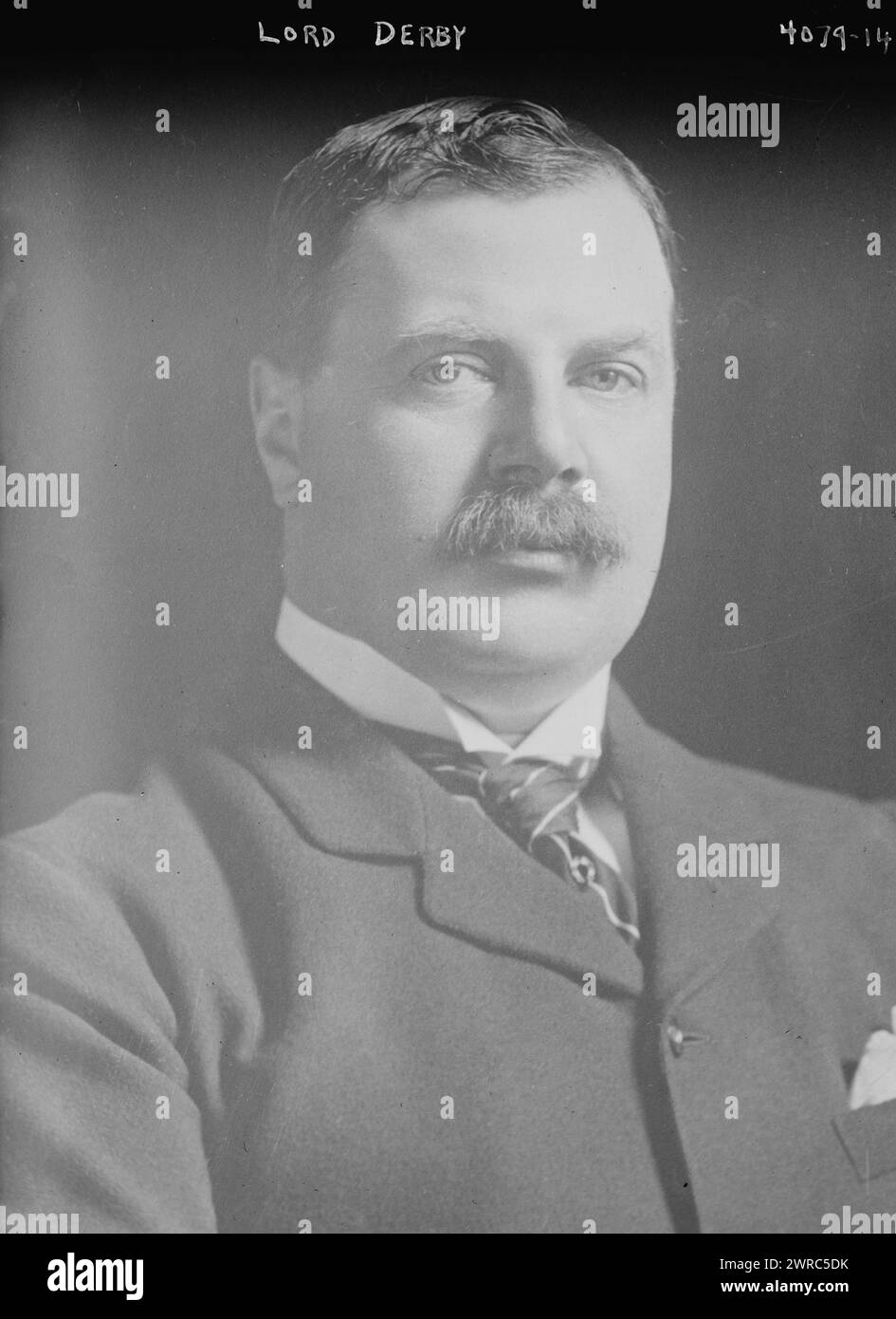 Lord Derby, photographie montre Edward George Villiers Stanley (Lord Stanley), le 17e comte de Derby (1865-1948), un politicien conservateur britannique et soldat., entre env. 1915 et env. 1920, négatifs en verre, 1 négatif : verre Banque D'Images