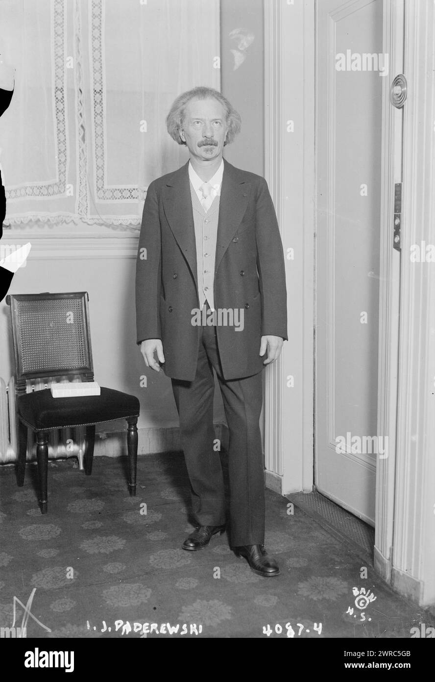 I.J. Paderewski, photographie montrant le pianiste et compositeur polonais Ignacy Jan Paderewski (1860-1941)., entre env. 1915 et env. 1920, négatifs en verre, 1 négatif : verre Banque D'Images
