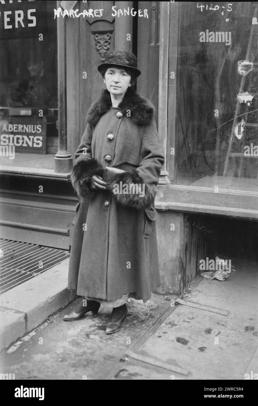 Margaret Sanger, photographie montre Margaret Sanger (1879-1966) qui a été reconnue coupable d'avoir violé le code pénal de l'État en exploitant la première clinique de contrôle des naissances sur Amboy Street à Brooklyn en février 1917., 1917 Jan. 30?, Glass Negative, 1 négatif : Glass Banque D'Images