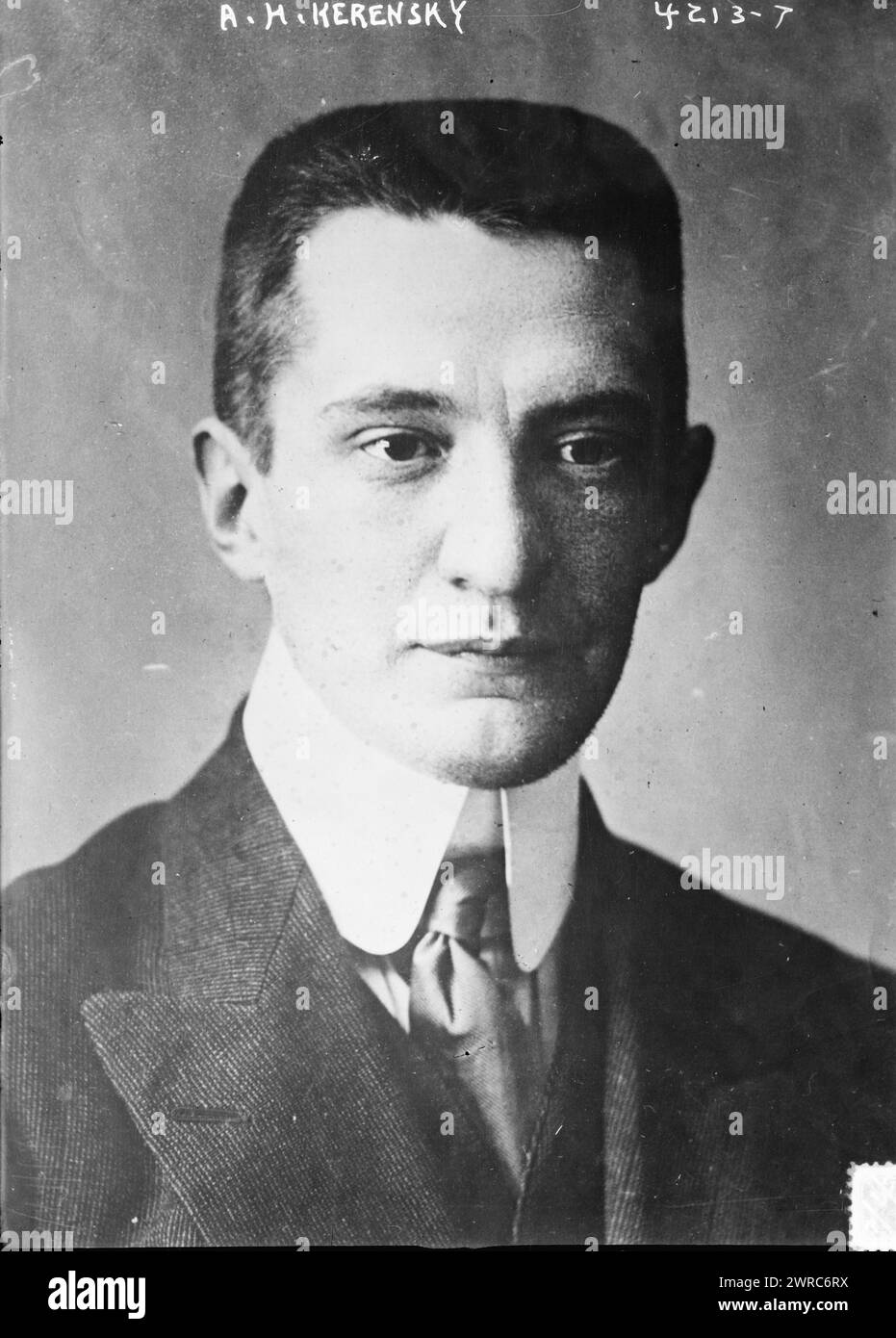 A.H. Kerensky, photographie montre Alexander Fyodorovitch Kerensky (1881-1970), un avocat et homme politique russe qui a été le deuxième ministre-président du gouvernement provisoire russe de juillet à novembre 1917., 1917 (date prise ou publiée plus tard par bain), négatifs en verre, 1 négatif : verre Banque D'Images