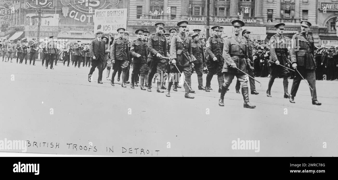 Troupes britanniques à Détroit, photographie montrant des soldats britanniques participant à un défilé de la Croix-Rouge à Détroit, Michigan, le 26 juin 1917 pendant la première Guerre mondiale, 1917 juin 26, Guerre mondiale, 1914-1918, négatifs en verre, 1 négatif : verre Banque D'Images