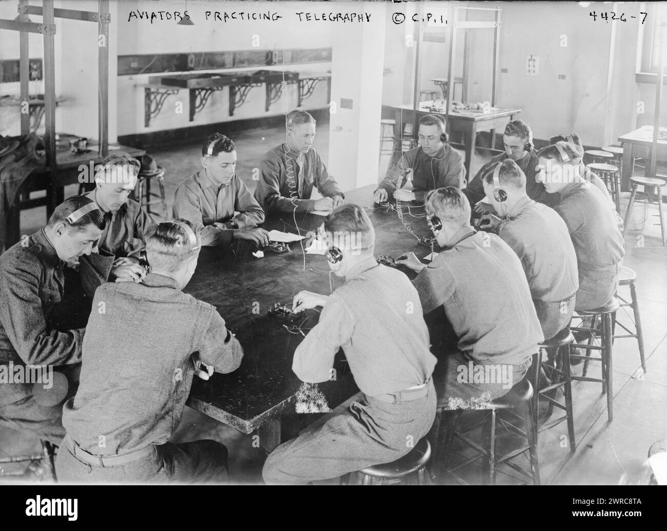 Aviateurs pratiquant la télégraphie, 1917, Guerre mondiale, 1914-1918, négatifs en verre, 1 négatif : verre Banque D'Images