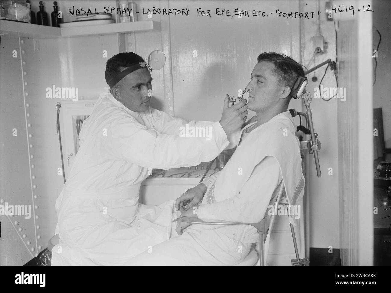 Vaporisateur nasal - laboratoire pour les yeux, les oreilles, etc - CONFORT, entre env. 1915 et env. 1920, négatifs en verre, 1 négatif : verre Banque D'Images