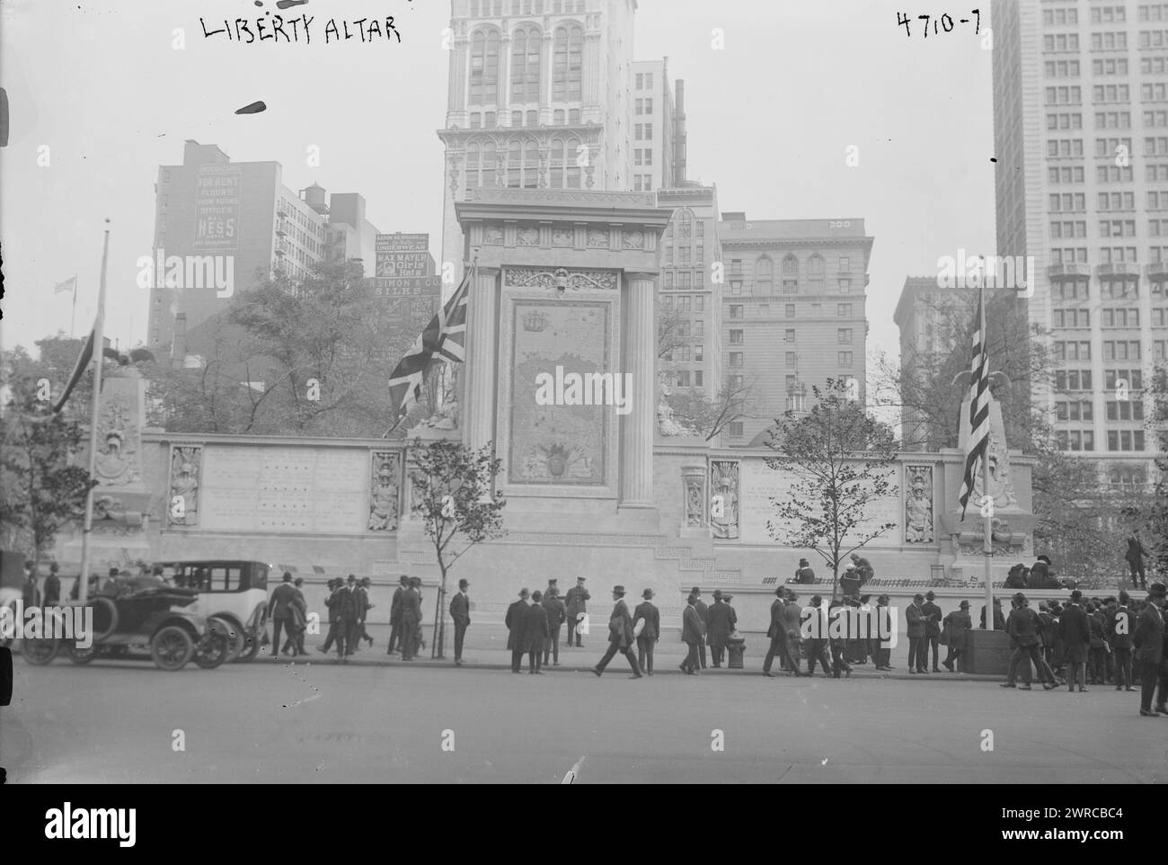 Autel de la liberté, photographie montre l'autel de la liberté à Madison Square Park, New York City, dédié le 28 septembre 1918 dans le cadre des célébrations en l'honneur du début de la quatrième campagne de prêt de liberté pendant la première Guerre mondiale, 1918, Guerre mondiale, 1914-1918, négatifs en verre, 1 négatif : verre Banque D'Images