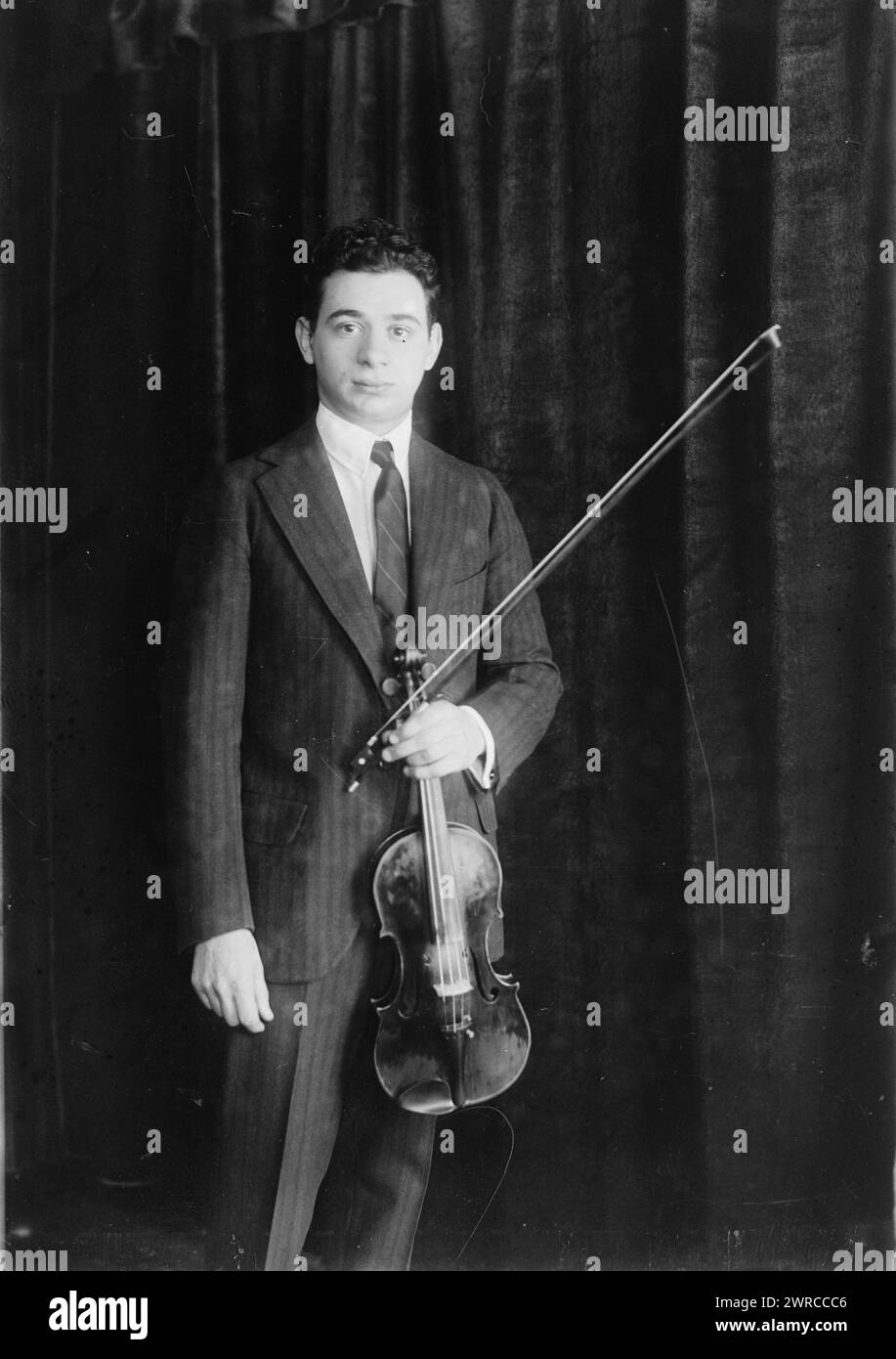 Jacobson c'est-à-dire Jacobsen, photographie montre Sascha Jacobsen (1895-1972), violoniste judéo-américain et professeur né en Russie., entre env. 1915 et env. 1920, négatifs en verre, 1 négatif : verre Banque D'Images