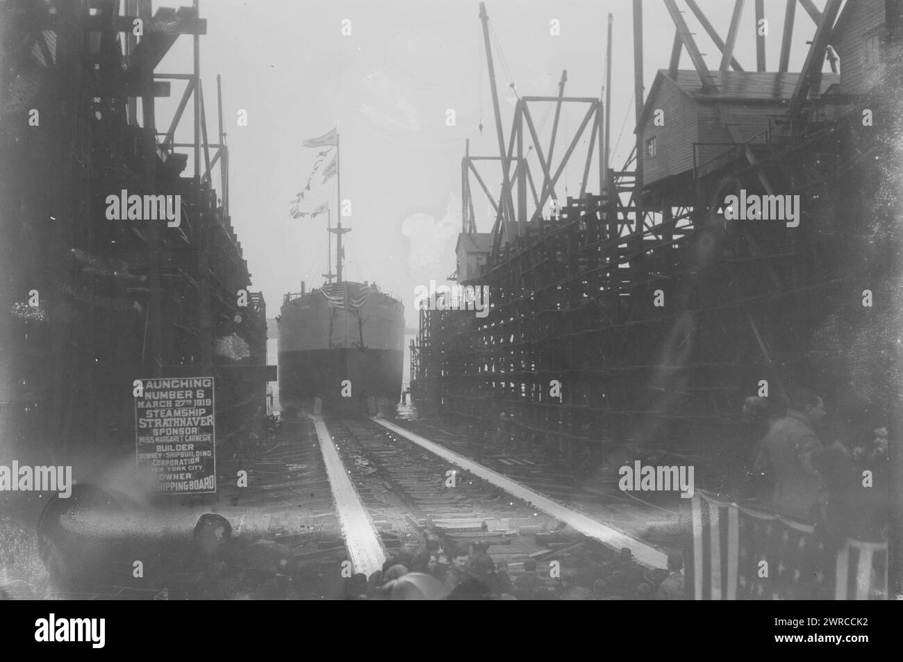 Lancement DE STRATHNAVER, 1919., négatifs en verre, 1 négatif : verre Banque D'Images Lancement DE STRATHNAVER, 1919., négatifs en verre, 1 négatif : verre Banque D'Images