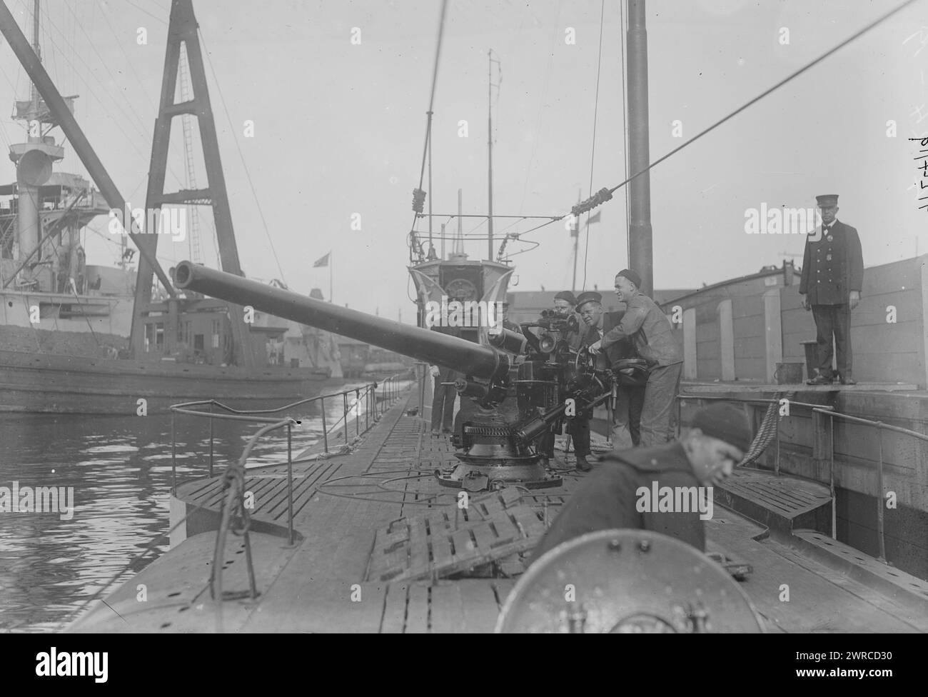 U-Boot à Navy Yard, la photographie montre le U-Boot SM U-3 ou U-III sous-marin de la marine austro-hongroise qui était actif pendant la première Guerre mondiale, entre env. 1915 et env. 1920, négatifs en verre, 1 négatif : verre Banque D'Images