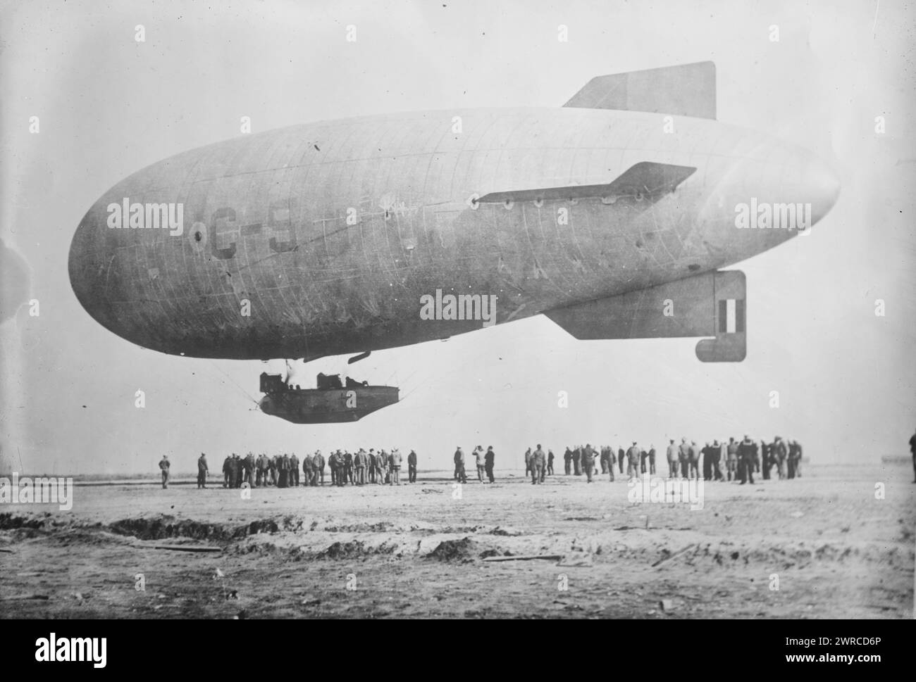 Navy C-5, photographie montre un dirigeable C-5 dirigeable qui a été exploité par l'US Navy en 1918 et 1919., 1918 ou 1919, négatifs en verre, 1 négatif : verre Banque D'Images