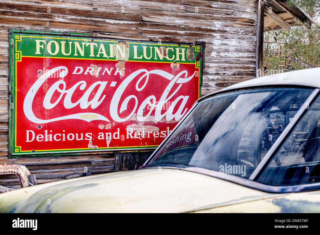 Old West Ghost Town - Nelson Nevada États-Unis vieux vintage signe de coca-cola bâtiments antiques Eldorado Canyon & Techatticup mine Clark County USA Banque D'Images