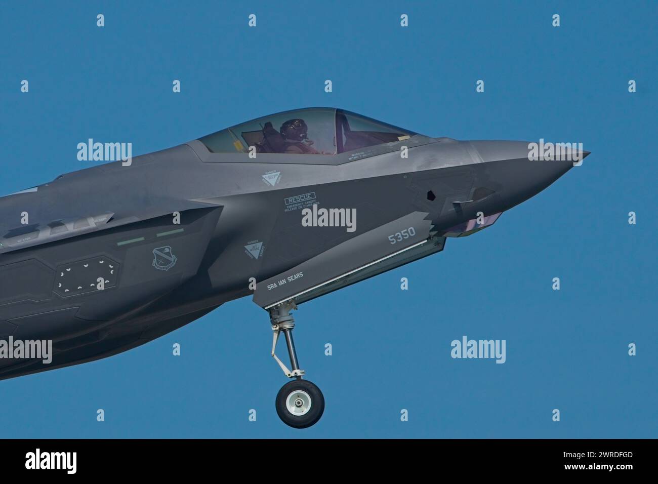 SINGAPOUR - 6 MARS 2024 : chasseurs furtifs F-35A Lightning II de l'USAF du 356th Expeditionary Fighter Squadron (Green Demons) Banque D'Images