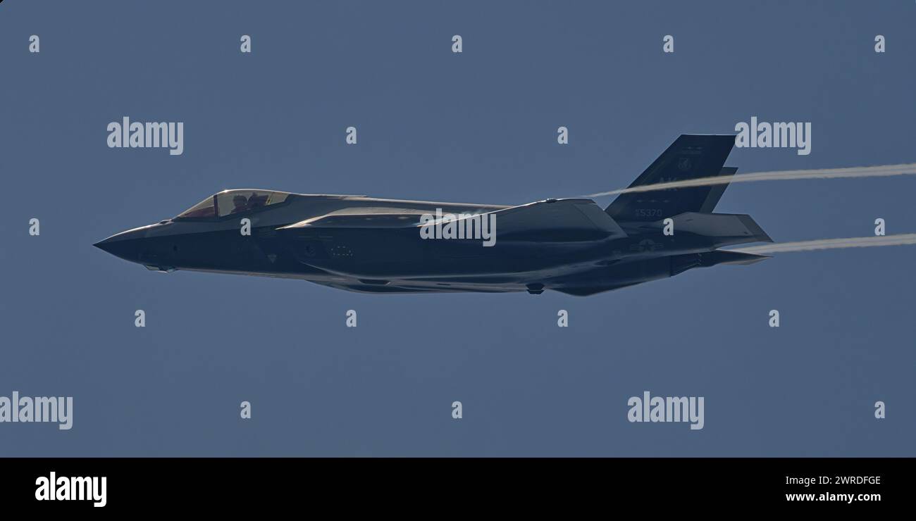 SINGAPOUR - 6 MARS 2024 : chasseurs furtifs F-35A Lightning II de l'USAF du 356th Expeditionary Fighter Squadron (Green Demons) Banque D'Images