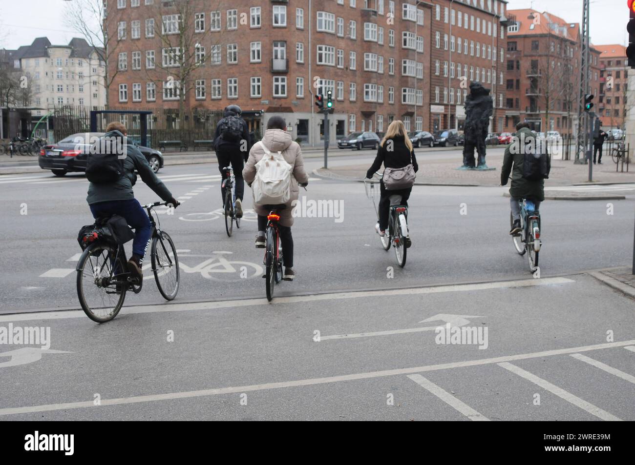 Copenhague, Danemark /12 Mach 2024/.piste cyclable pour cyclistes dans la capitale dan ish Copenhague. Photo.Francis Joseph Dean/Dean Pictures Banque D'Images