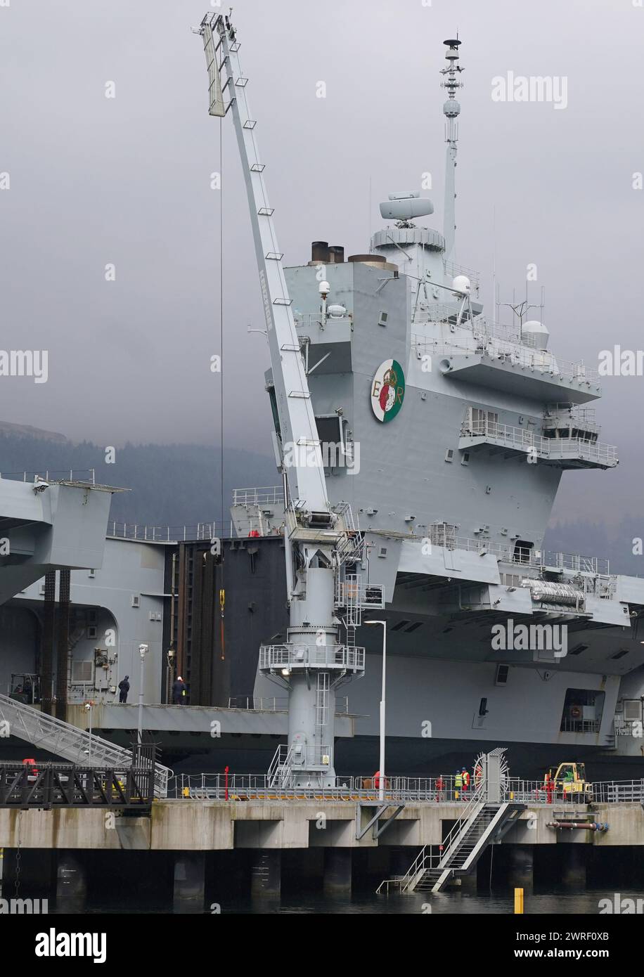 Le HMS Queen Elizabeth Le Nouveau Porte-avions De La Royal Navy Photo Stock - Alamy