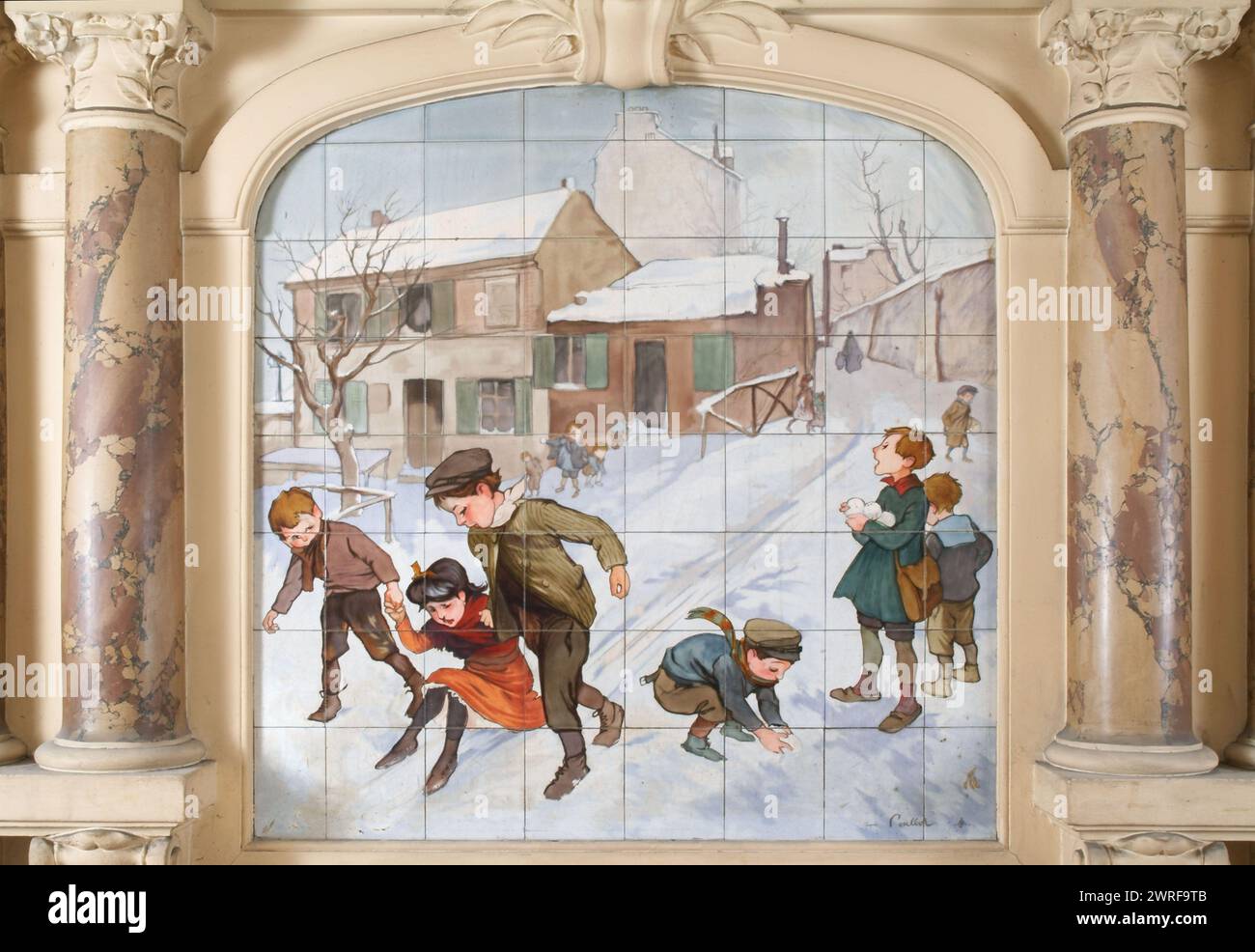 Francisque POULBOT (1879-1946) douze panneaux sur le thème des quatre saisons signés A. Arnoux, boulanger et Cie, Choisy-le-Roi ; daté de 1910. Au 43 bis rue Damrémont, Paris 75018 pour un ancien établissement de bains douches. Francisque POULBOT(1879–1946) douze panneaux sur le thème des quatre saisons produites A. Arnoux, boulanger et Cie, Choisy-le-Roi ; datés 1910. Au 43 bis rue Damrémont, Paris XVIIIe, pour un ancien établissement de bains-douches. Banque D'Images