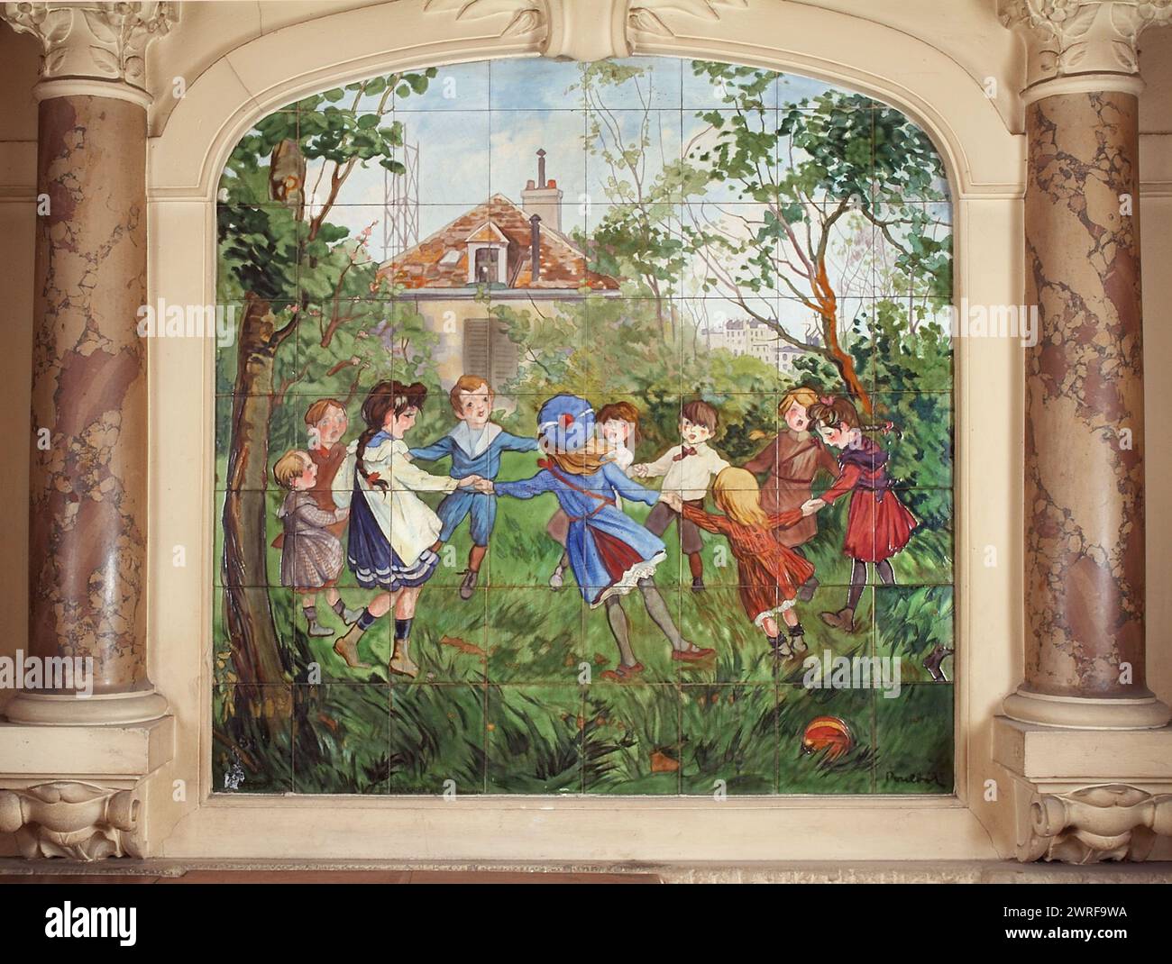 Francisque POULBOT (1879-1946) douze panneaux sur le thème des quatre saisons signés A. Arnoux, boulanger et Cie, Choisy-le-Roi ; daté de 1910. Au 43 bis rue Damrémont, Paris 75018 pour un ancien établissement de bains douches. Francisque POULBOT(1879–1946) douze panneaux sur le thème des quatre saisons produites A. Arnoux, boulanger et Cie, Choisy-le-Roi ; datés 1910. Au 43 bis rue Damrémont, Paris XVIIIe, pour un ancien établissement de bains-douches. Banque D'Images