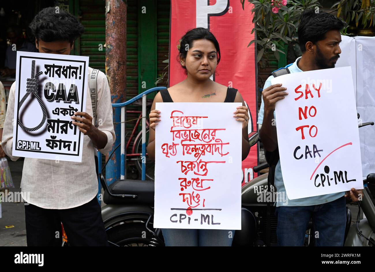 Kolkata, Inde. 12 mars 2024. KOLKATA, INDE - 12 MARS : des militants du Parti communiste indien (ML) ont manifesté après que le gouvernement central a notifié les règles de mise en œuvre de la loi modifiant la loi sur la citoyenneté (CAA) le 12 mars 2024 à Kolkata, en Inde. (Photo de Samir Jana/Hindustan Times/Sipa USA) crédit : Sipa USA/Alamy Live News Banque D'Images