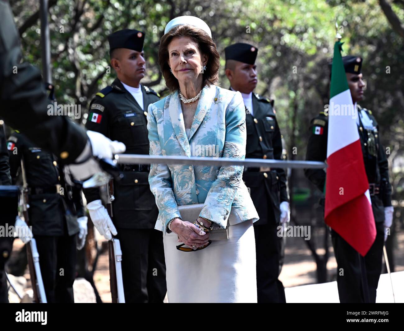 Mexico, Mexique. 12 mars 2024. MEXICO, MEXIQUE 20240312Queen Silvia lors de la dépose d'une couronne à l'Obélisque a los Niños Heroes lors de la visite d'État au Mexique. Photo : Jonas Ekströmer/TT/Code 10030 crédit : TT News Agency/Alamy Live News Banque D'Images