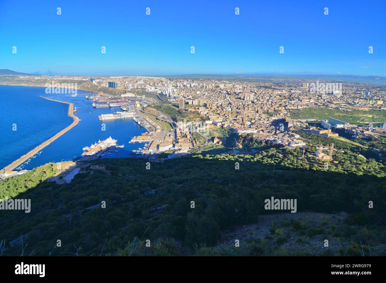 Vue de la ville portuaire algérienne d'Oran en Algérie Banque D'Images