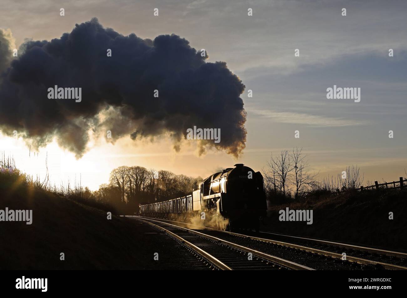 Acheter 92000 (92214) approche de Rabbit Bridge alors que le soleil se lève sur une charte Timeline sur 4,1.24. Banque D'Images