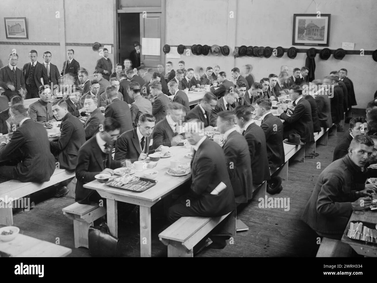 Mess, Columbia, entre c1915 et c1920. Banque D'Images