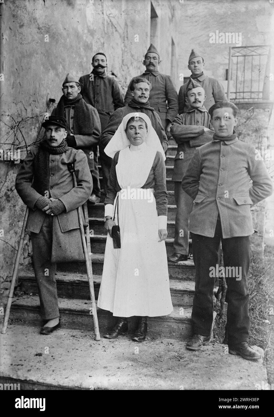 Lady Baird &amp ; blessée à Chambéry, le 19 juin 1918 (date de création ou de publication ultérieure). Lady Constance Barbara Baird à l'Hôpital militaire belge à Chambe&#xb4;ry, France pendant la première Guerre mondiale Banque D'Images