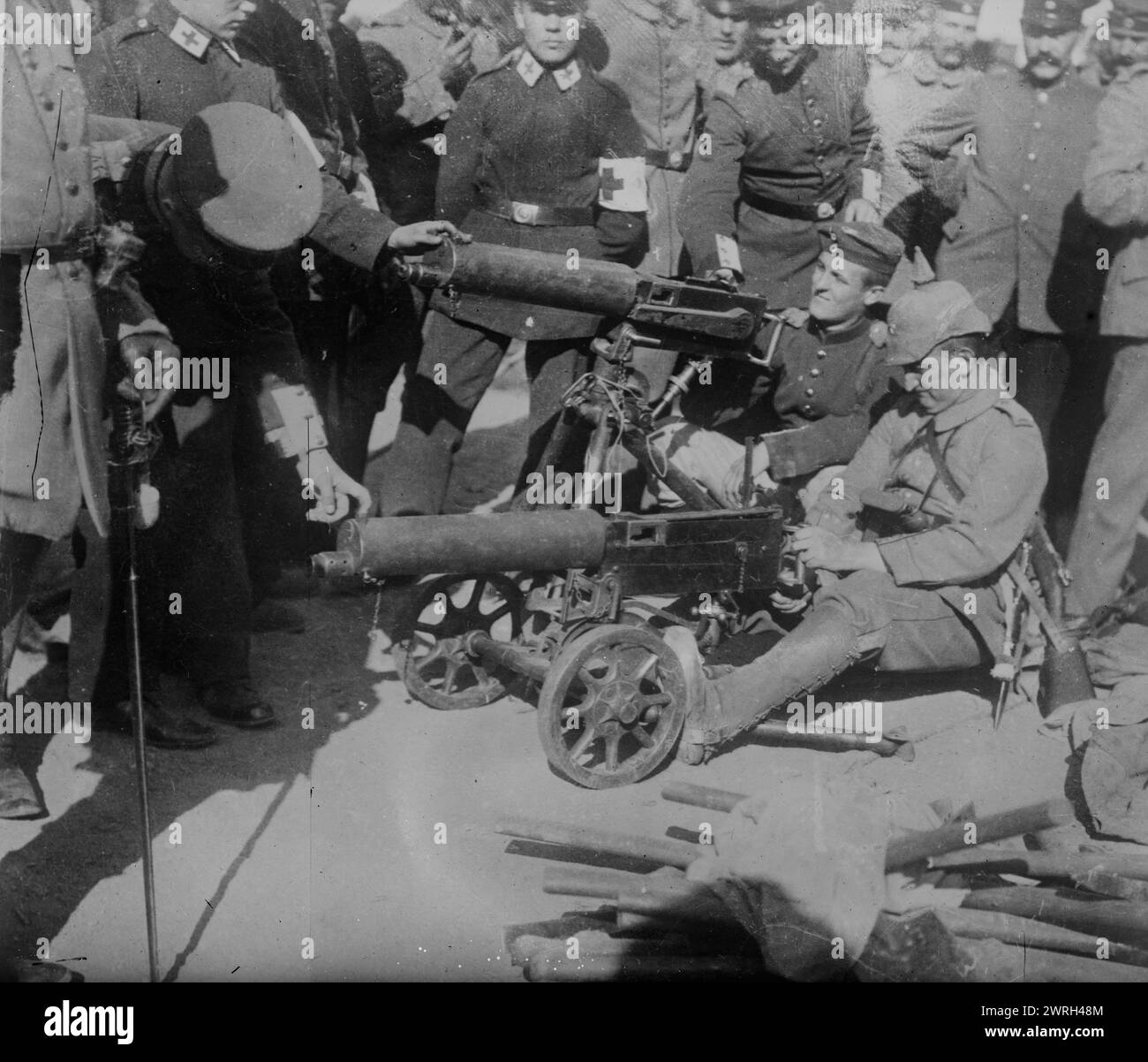 Tireurs rapides russes pris par les Allemands, entre c1914 et c1915. Mitrailleuses russes capturées par les forces allemandes pendant la première Guerre mondiale Banque D'Images