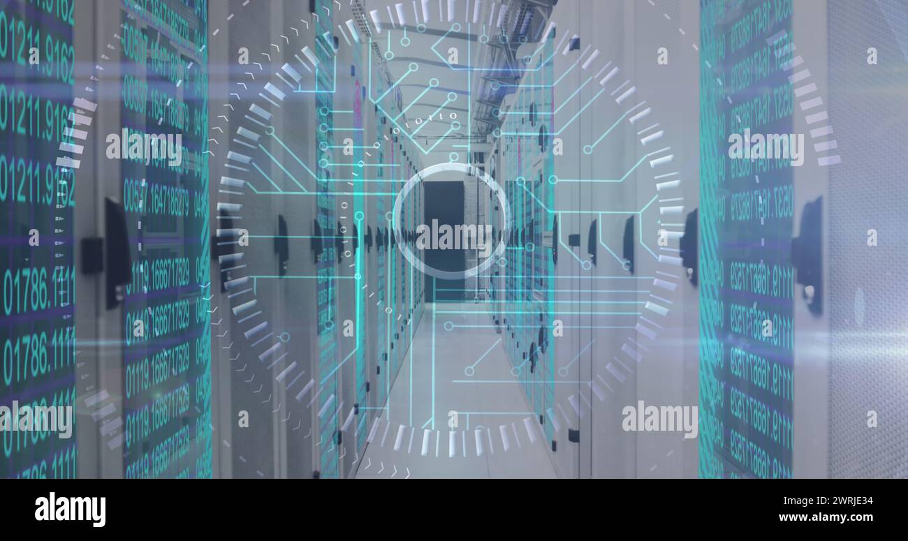 Image du traitement des données et de l'analyse de portée sur des serveurs informatiques Banque D'Images