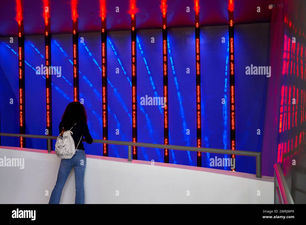 “Installation for Bilbao”, 1997, Jenny Holzer (1950), Musée Guggenheim Bilbao, Bilbao, pays Basque, Espagne, Europe. Banque D'Images