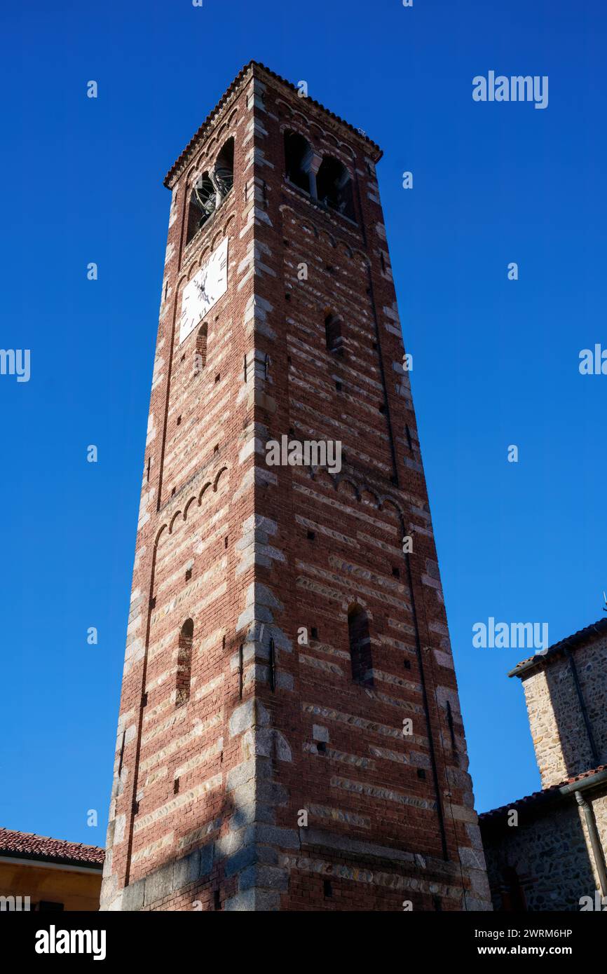 Église médiévale de SS. Pietro e Paolo à Agliate, province de Monza Brianza, Lombardie, Italie Banque D'Images