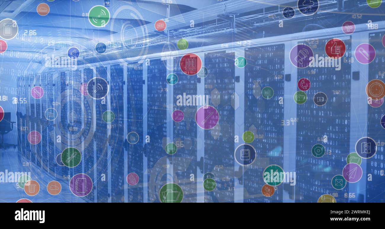 Image des icônes numériques et des oscilloscopes scannant sur des serveurs informatiques en arrière-plan Banque D'Images