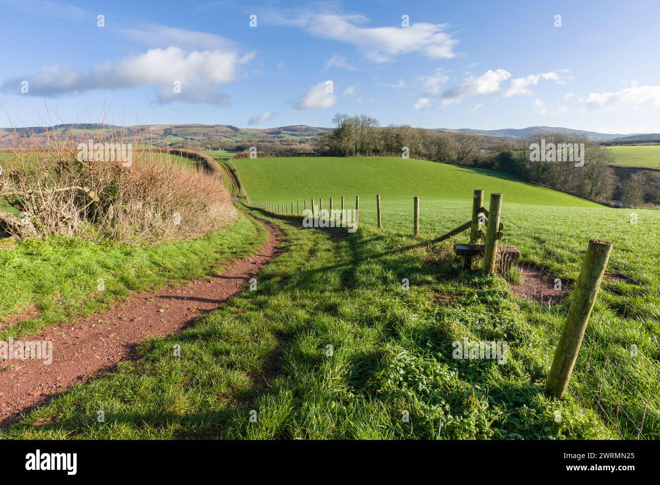 Un stile sur un sentier pédestre dans la campagne près de Stogumber, Somerset, Angleterre. Banque D'Images