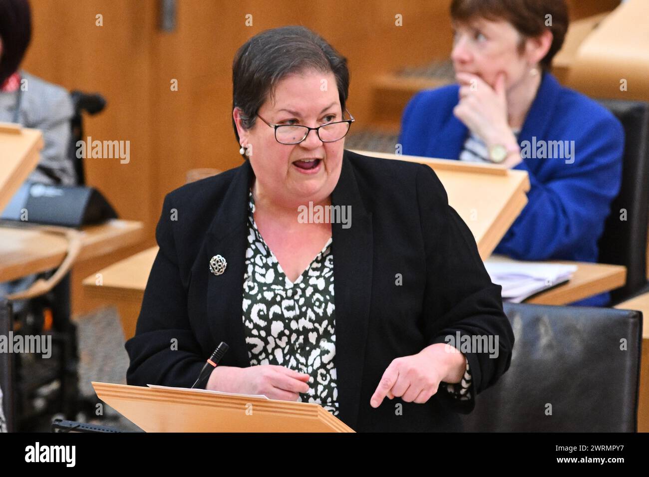 Édimbourg Écosse, Royaume-Uni 13 mars 2024. Jackie Baillie MSP participe au débat de l'opposition sur la suppression des listes d'attente du NHS au Parlement écossais. crédit sst/alamy live news Banque D'Images