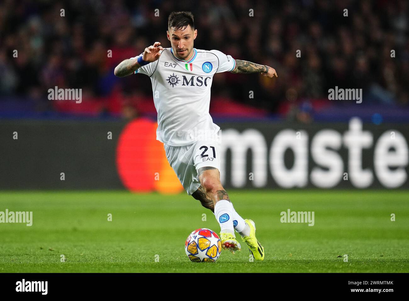 Barcelone, Espagne. 12 mars 2024. Matteo Politano de la SSC Napoliduring le match de Ligue des champions de l'UEFA, Round of 16, deuxième manche, entre le FC Barcelone et la SSC Napoli a joué au Camp Nou Stadium le 12 mars 2024 à Barcelone en Espagne. (Photo de Bagu Blanco/PRESSINPHOTO) crédit : AGENCE SPORTIVE PRESSINPHOTO/Alamy Live News Banque D'Images