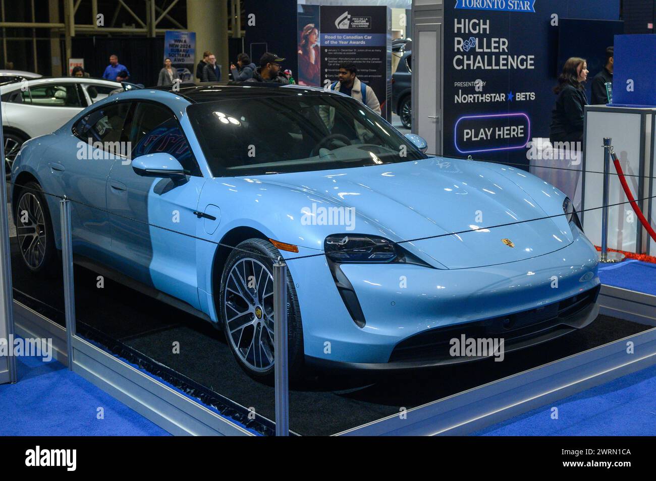 Toronto, ON, Canada - 16 février 2024 : Porsche est présenté au Metro Toronto Convention Centre Banque D'Images