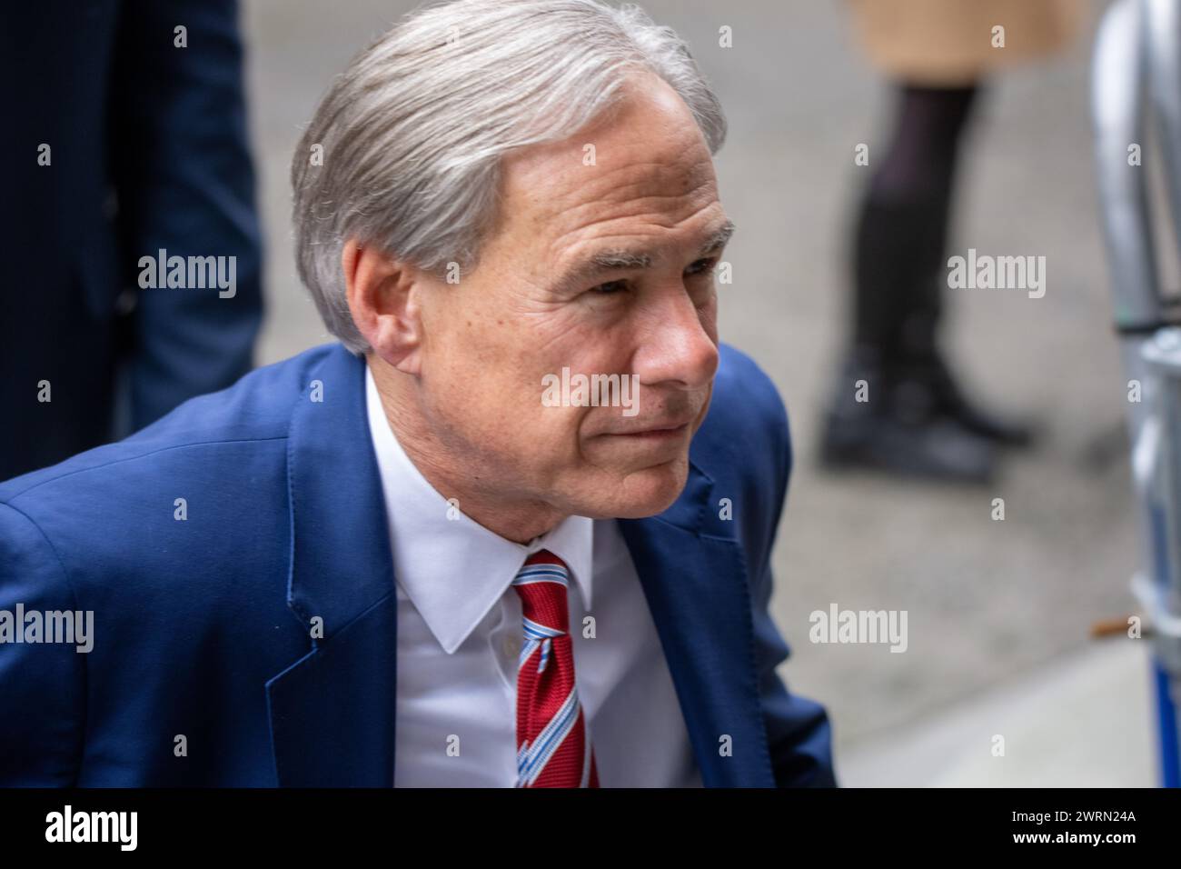 Londres, Royaume-Uni. 13 mars 2024. Le gouverneur du Texas Greg Abbott quitte une réunion au 10 Downing Street dans le cadre de son voyage de développement économique au Royaume-Uni crédit : Ian Davidson/Alamy Live News Banque D'Images