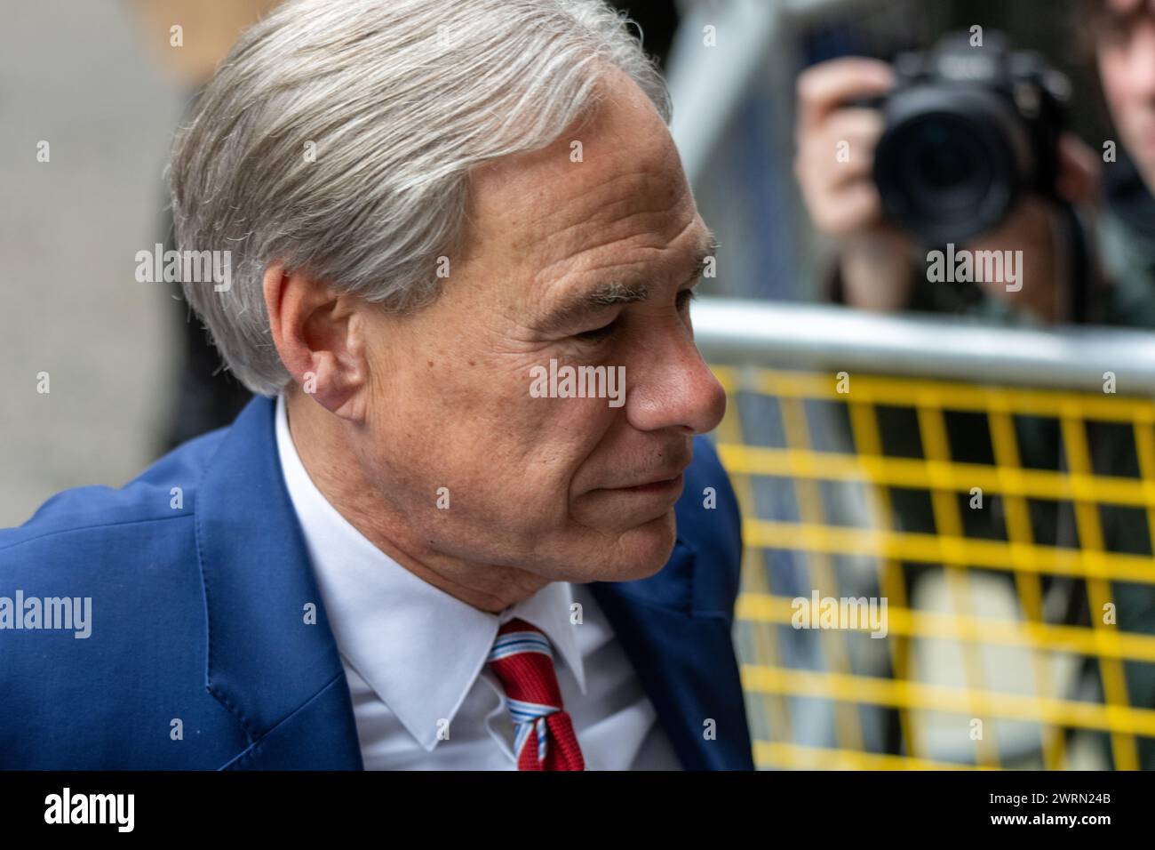 Londres, Royaume-Uni. 13 mars 2024. Le gouverneur du Texas Greg Abbott quitte une réunion au 10 Downing Street dans le cadre de son voyage de développement économique au Royaume-Uni crédit : Ian Davidson/Alamy Live News Banque D'Images