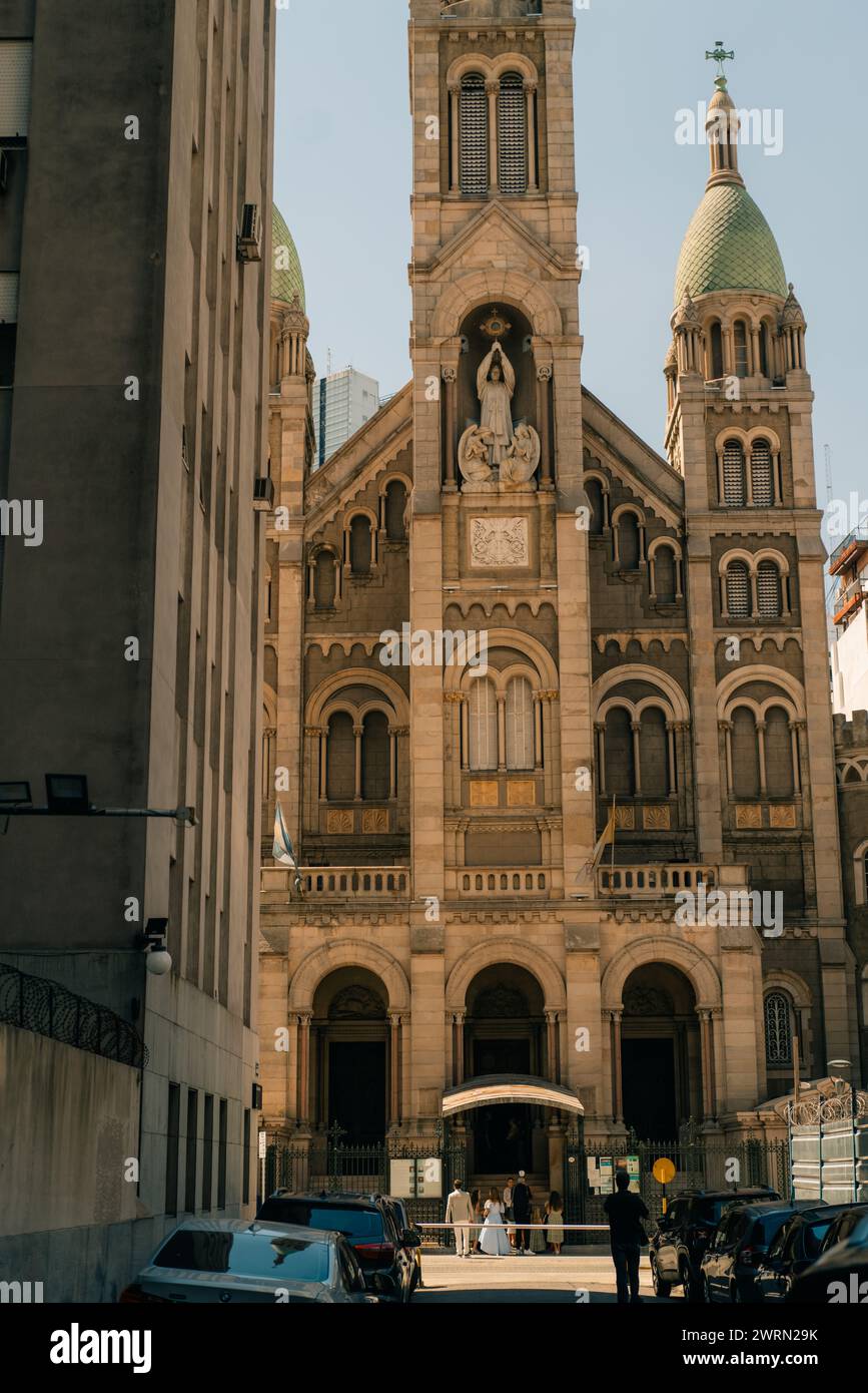 Façade de l'église Santisimo Sacramento à Buenos Aires, Argentine - 2 mars 2024. Photo de haute qualité Banque D'Images