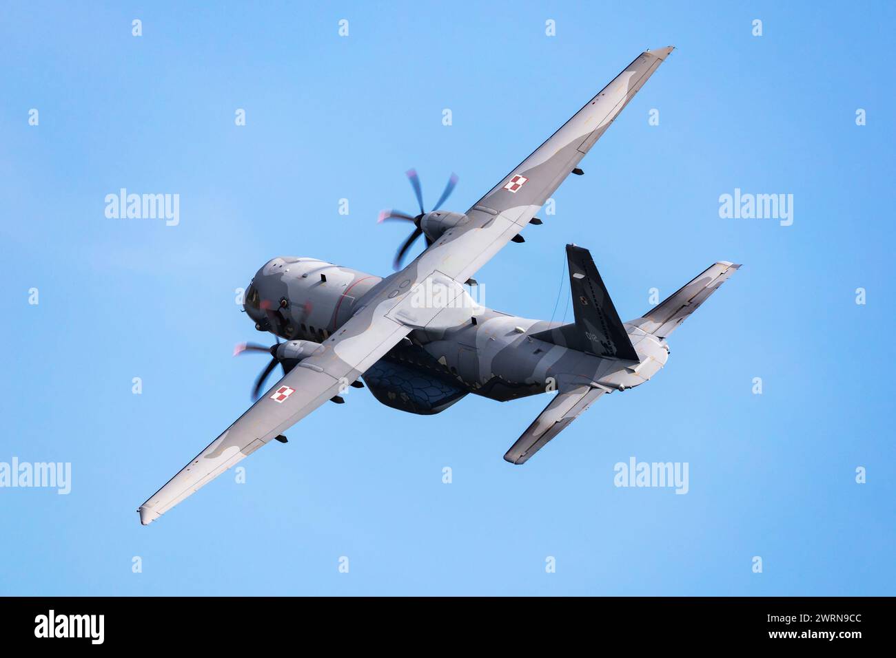 Radom, Pologne - 26 août 2023 : avion de transport Airbus CASA C295 de l'armée de l'air polonaise. Aviation et avions militaires. Banque D'Images