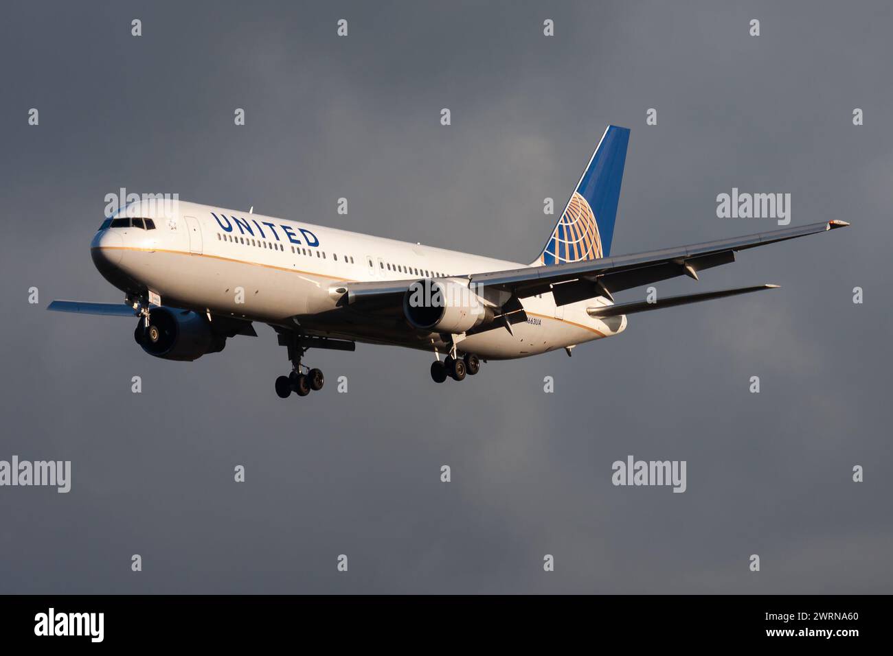 Amsterdam, pays-Bas - 14 août 2014 : avion de ligne United Airlines à l'aéroport. Planifiez un vol. Aviation et aéronefs. Transport aérien. GL Banque D'Images