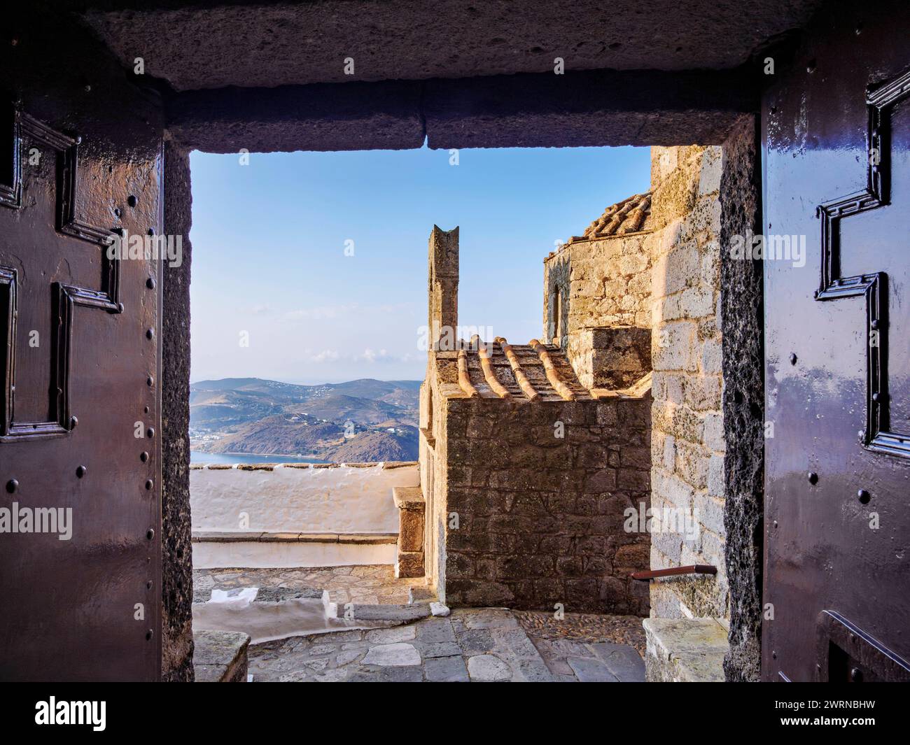 Église à l'entrée du monastère de Saint-Jean le théologien, Patmos Chora, île de Patmos, Dodécanèse, îles grecques, Grèce, Europe Copyright Banque D'Images