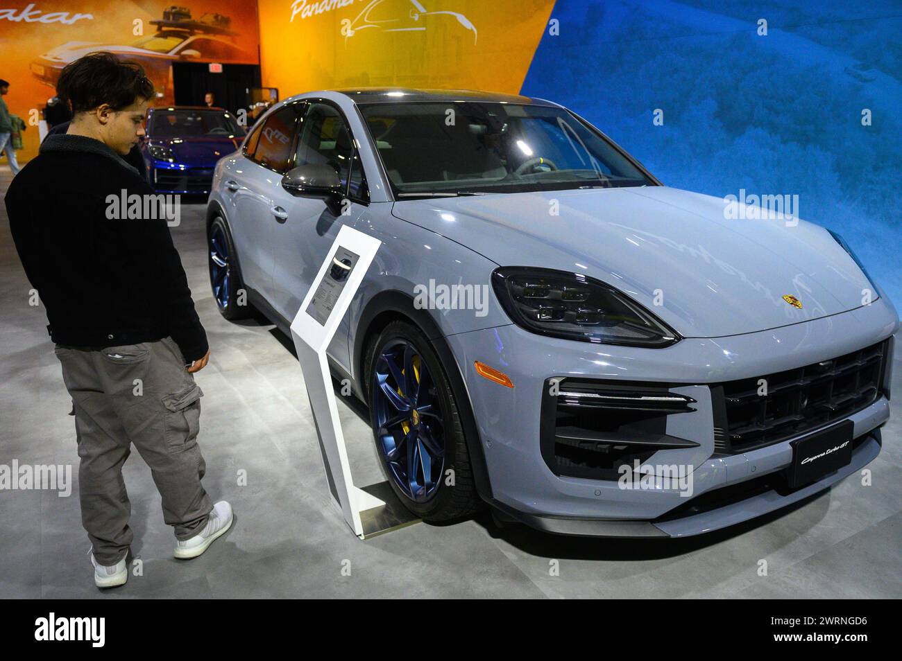 Toronto, ON, Canada - 16 février 2024 : Porsche est présenté au Metro Toronto Convention Centre Banque D'Images