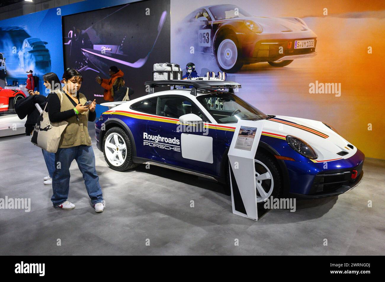Toronto, ON, Canada - 16 février 2024 : Porsche est présenté au Metro Toronto Convention Centre Banque D'Images