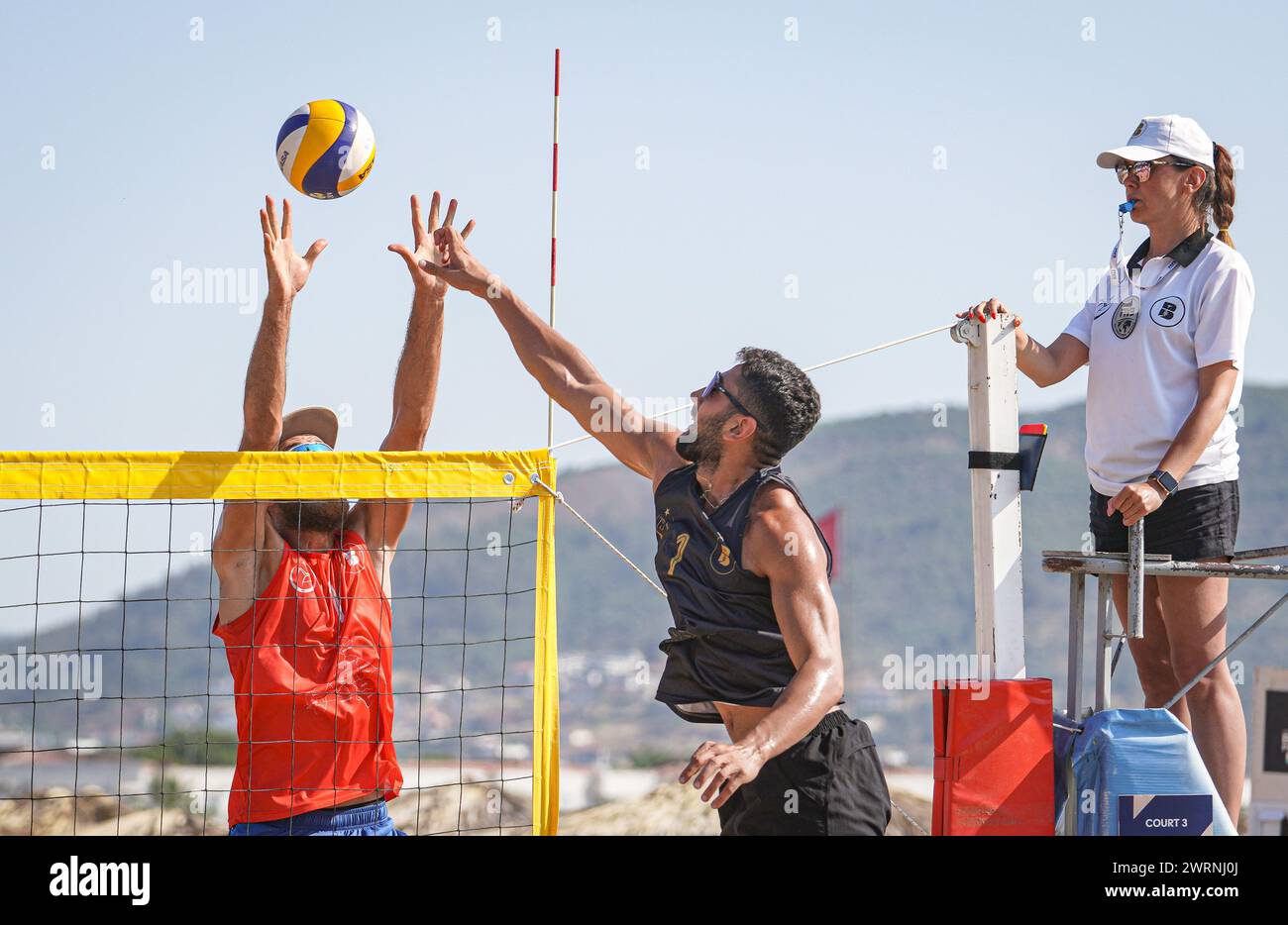 BALIKESIR, TURKIYE - 25 JUIN 2023 : athlète indéfini dans Pro Beach Tour Oren Leg Banque D'Images