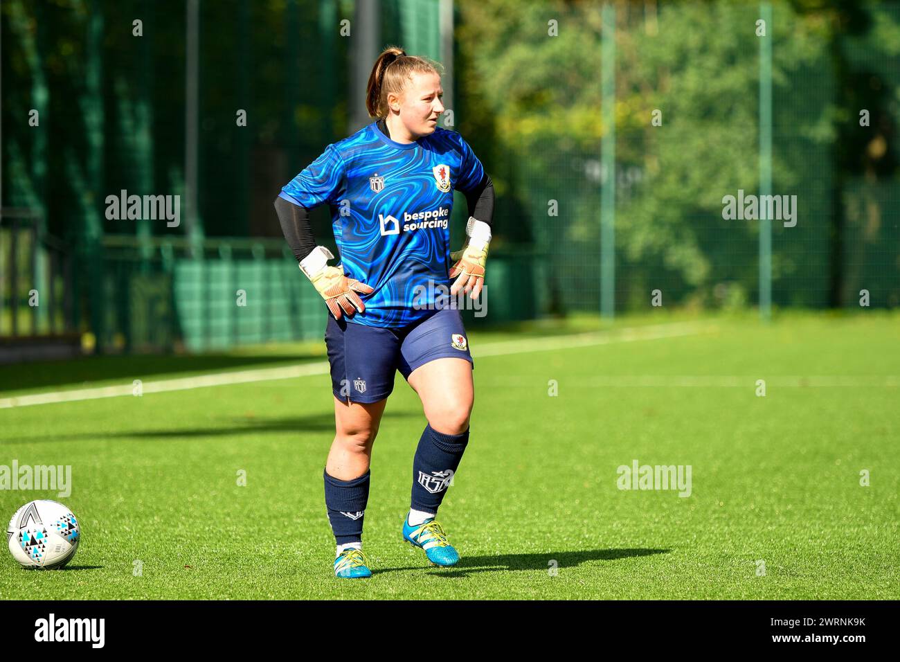 Ystrad Mynach, pays de Galles. 3 octobre 2021. La gardienne Klaudia Wojtyczka de Cardiff City Ladies lors de l'échauffement avant le match de la FA Women's National League Southern premier Division entre Cardiff City Ladies et Hounslow Women au Centre of Sporting Excellence à Ystrad Mynach, pays de Galles, Royaume-Uni le 3 octobre 2021. Crédit : Duncan Thomas/Majestic Media. Banque D'Images