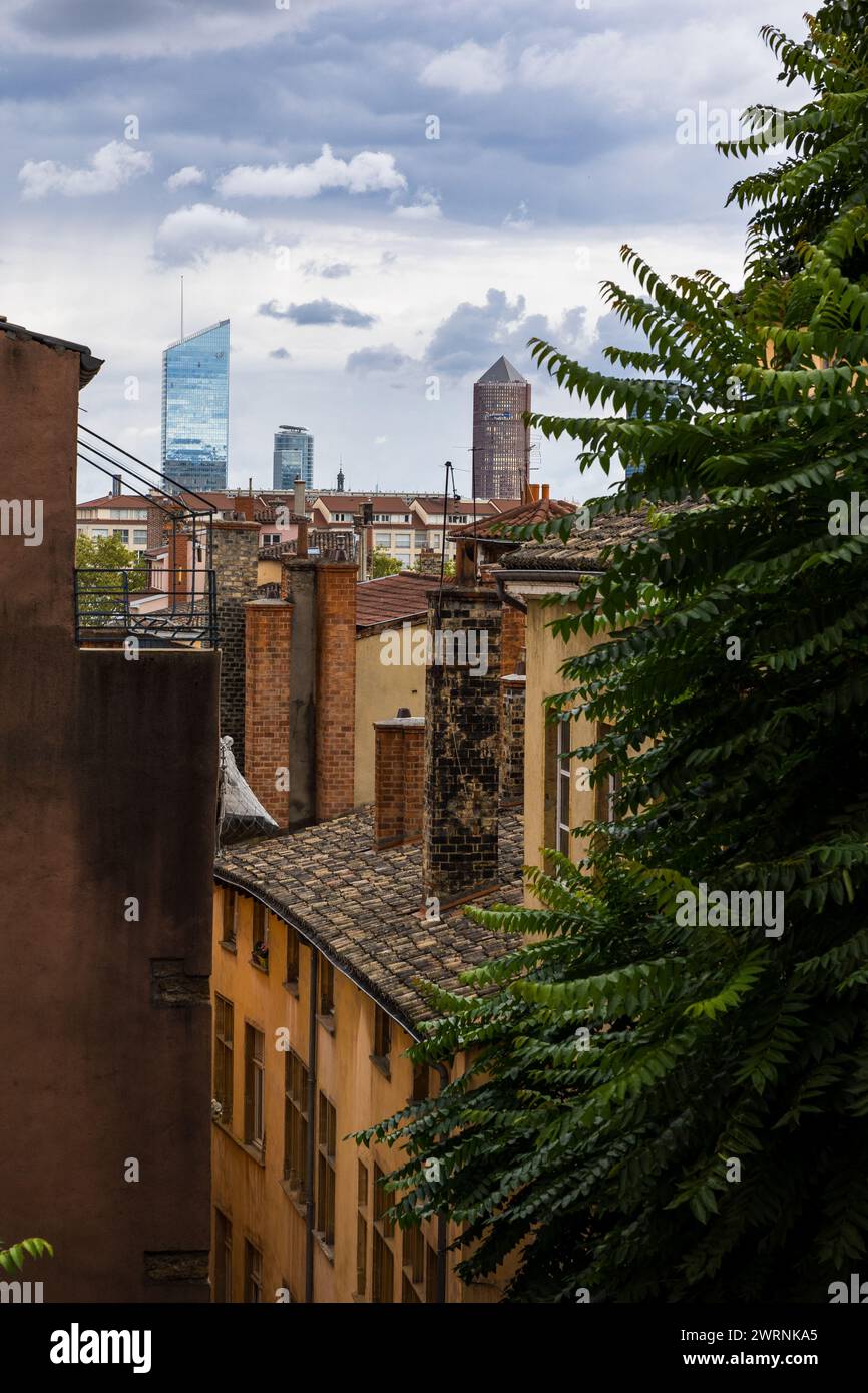 Tours de la part-Dieu, le quartier d’affaires de Lyon, depuis les pentes du Vieux-Lyon Banque D'Images