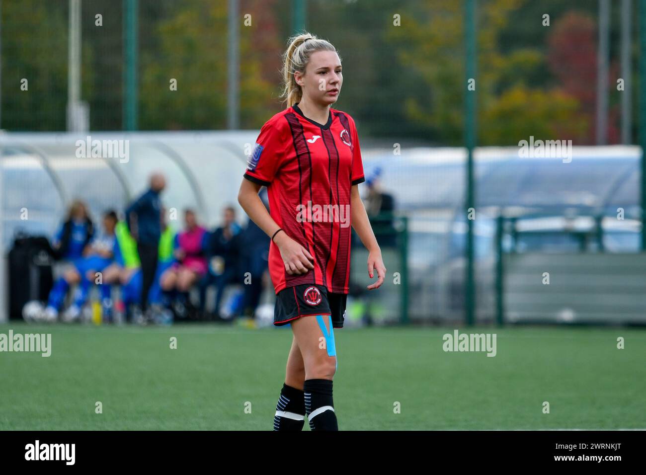 Ystrad Mynach, pays de Galles. 3 octobre 2021. Jessica Watkins de Hounslow Women lors du match de FA Women's National League Southern premier Division entre Cardiff City Ladies et Hounslow Women au Centre of Sporting Excellence à Ystrad Mynach, pays de Galles, Royaume-Uni le 3 octobre 2021. Crédit : Duncan Thomas/Majestic Media. Banque D'Images