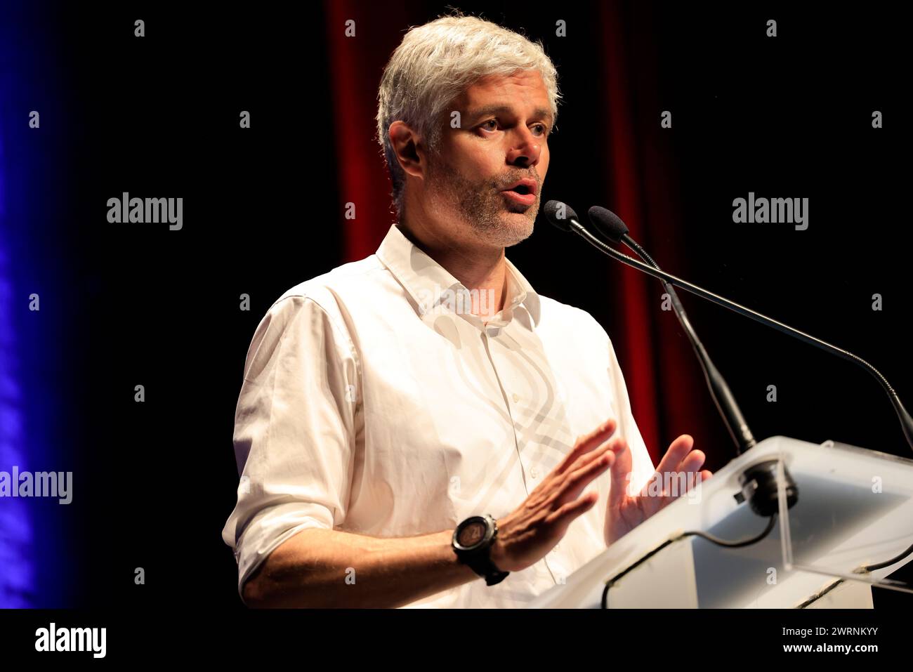 Laurent Wauquiez, homme politique français « les Républicains », lors de la campagne électorale législative à Sarlat en Périgord noir en soutien au local c Banque D'Images