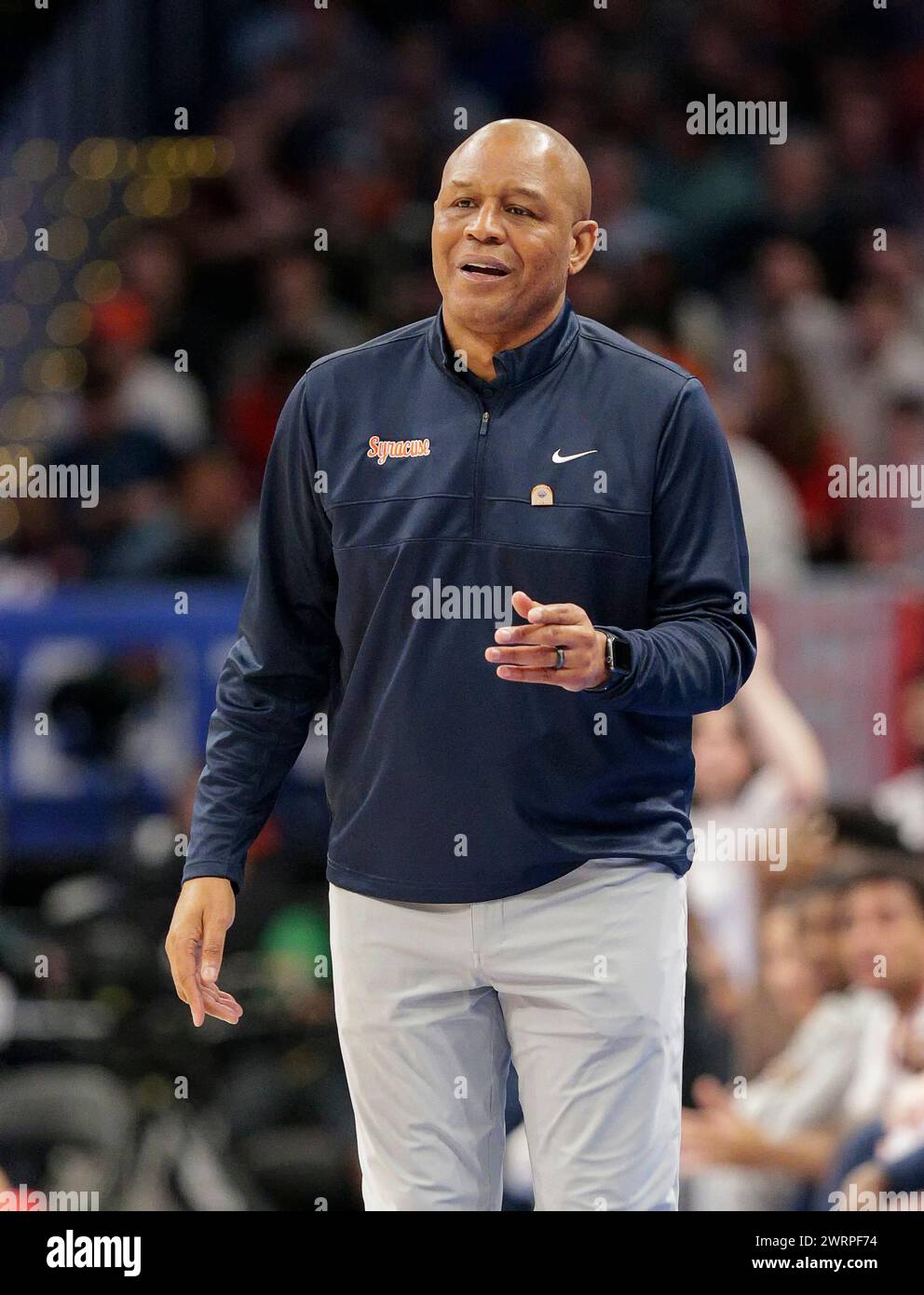 13 mars 2024 : Adrian Autry, entraîneur-chef de Syracuse Orange, lors d'un match du tournoi de basket-ball masculin de l'ACC entre le Wolfpack de l'État de Caroline du Nord et les Orange de Syracuse au Capital One Arena de Washington, DC Justin Cooper/CSM Banque D'Images