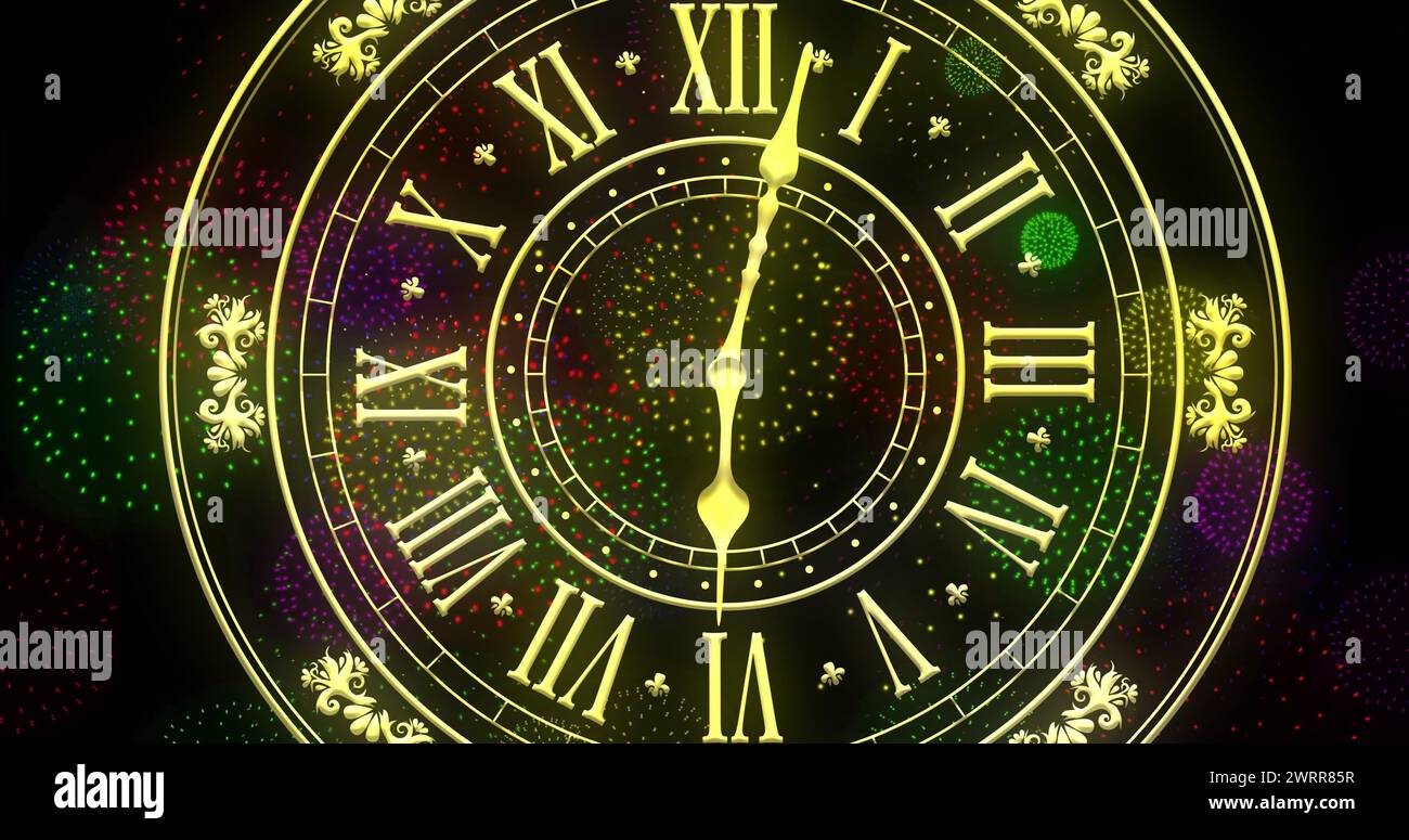 Image de l'horloge montrant minuit et feux d'artifice explosant sur fond noir Banque D'Images