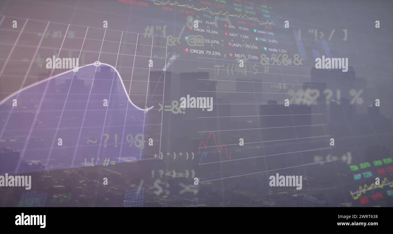 Image du traitement des données et des équations mathématiques sur fond vert Banque D'Images